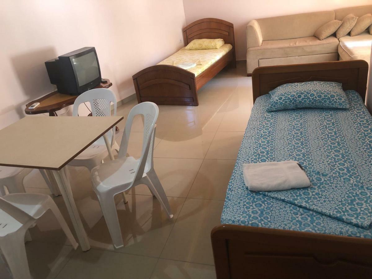 Xhulio Apartments Sarande Exterior photo